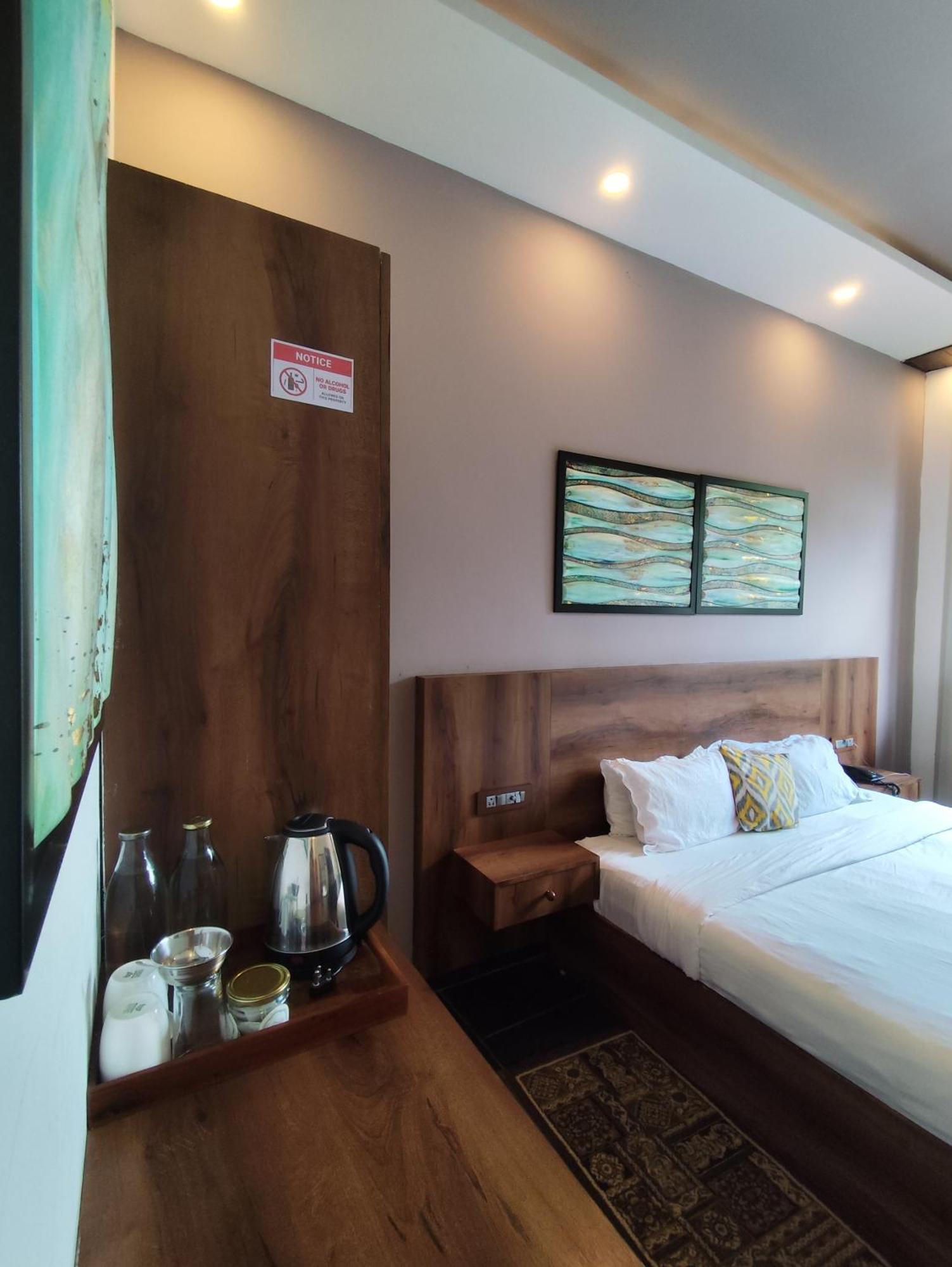 Meeram Ganga, A Heritage Stay By The Ganges At Triveni Ghat Rishikesh Bagian luar foto