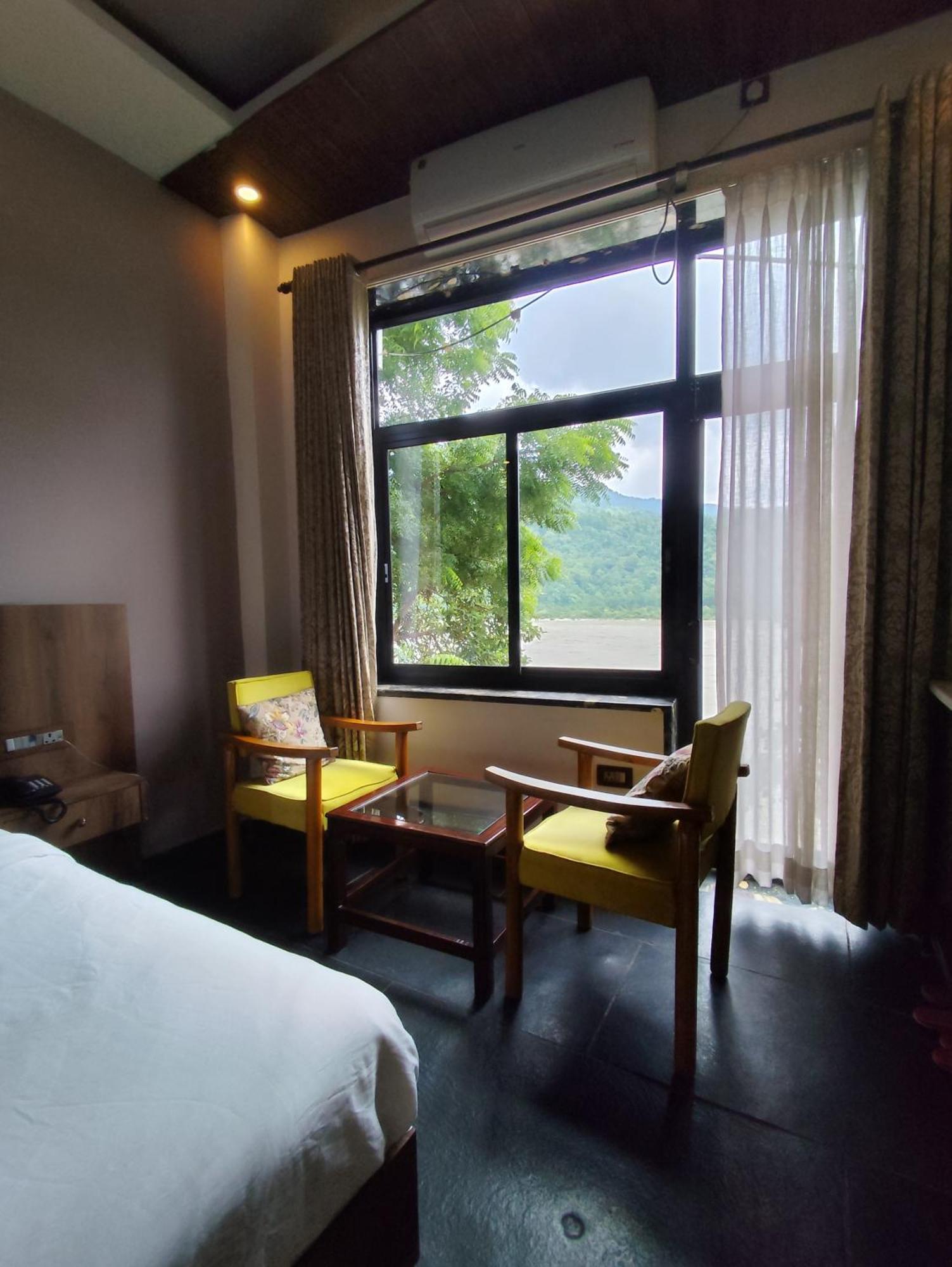 Meeram Ganga, A Heritage Stay By The Ganges At Triveni Ghat Rishikesh Bagian luar foto