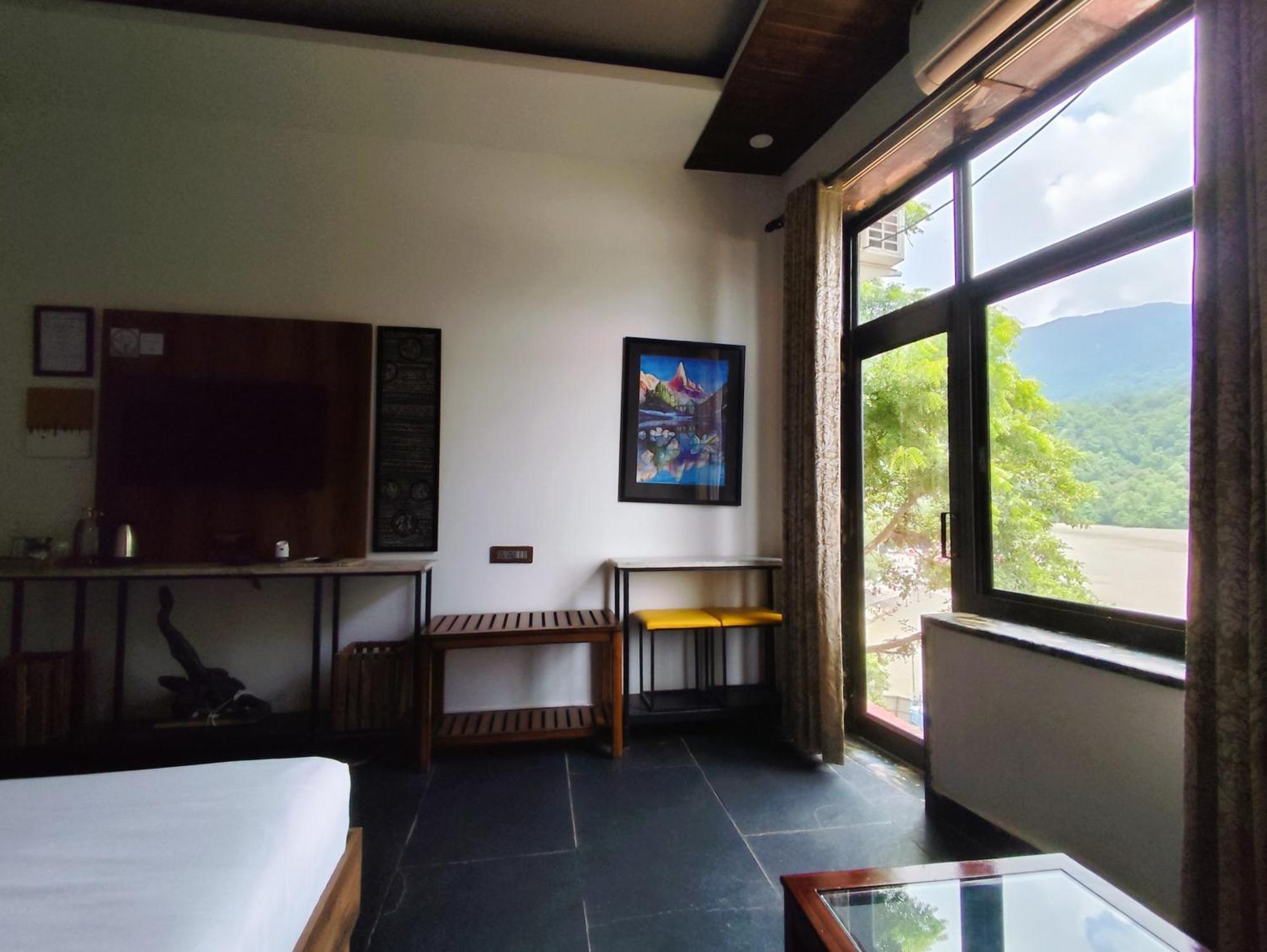 Meeram Ganga, A Heritage Stay By The Ganges At Triveni Ghat Rishikesh Bagian luar foto