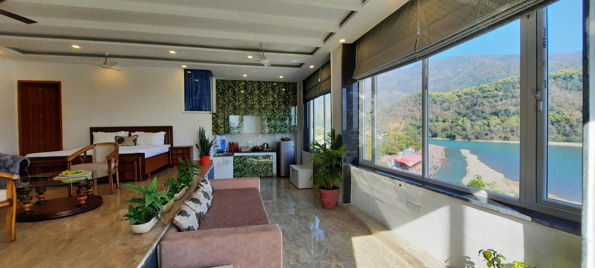 Meeram Ganga, A Heritage Stay By The Ganges At Triveni Ghat Rishikesh Bagian luar foto